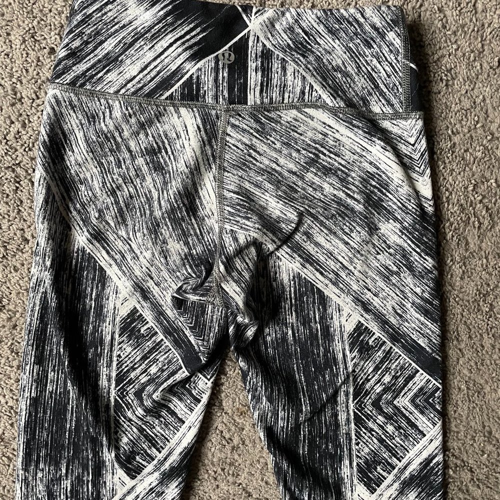 Lululemon Womens Wunder Under pattern leggings